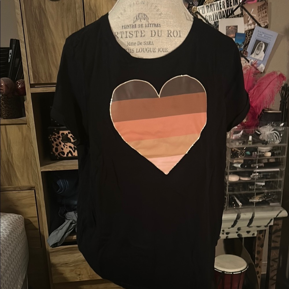 Place Black and Nude Heart Short Sleeve Tee - XXXL